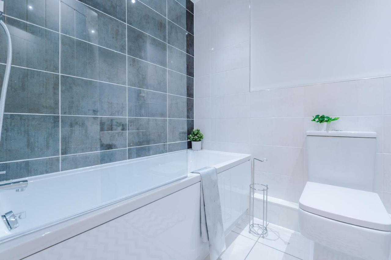 ✰Onpoint - Modern 2 Bed Apartment Close To Centre✰ Leeds  Exterior photo